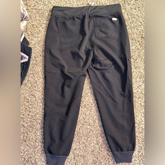 Figs Zamora Jogger Scrub Pants !seam is coming apart! - Picture 5 of 7